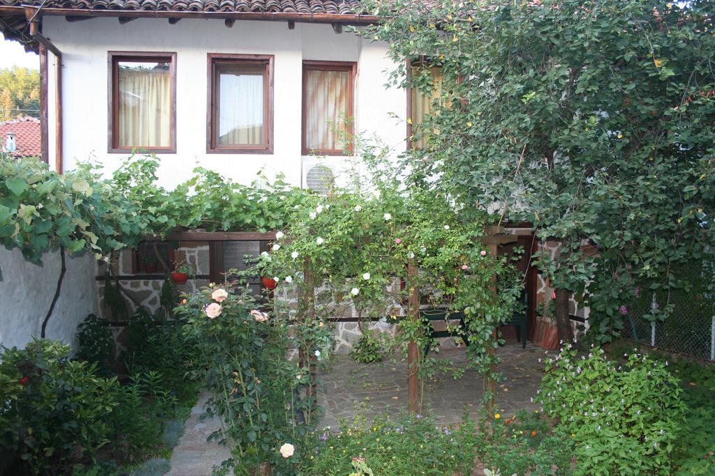 Hotel Todorova House Zlatograd Exterior foto